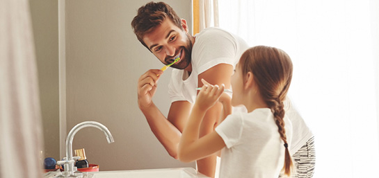 Trucos para acostumbrar a los niños a lavarse los dientes