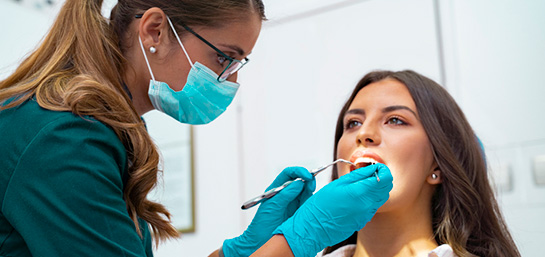 Tips para evitar los nervios al ir al dentista