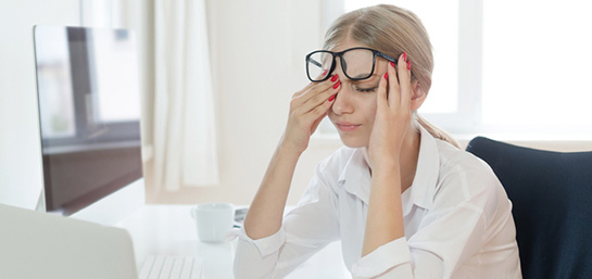¿Cuáles son los síntomas del estrés visual?